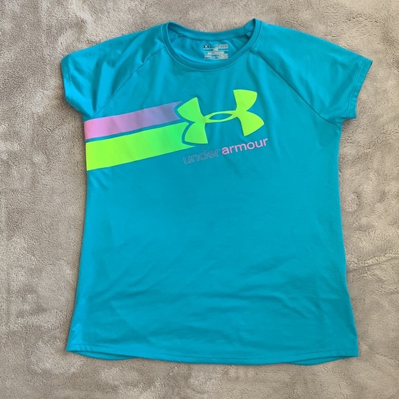 ✨2 Under Armour HeatGear Loose Fit Shirts Blue and Purple Youth size XL - Picture 3 of 14